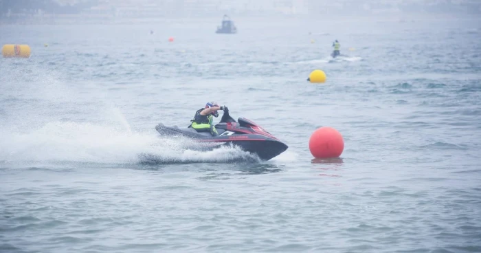 Session 1h de Jet Ski - activities for rent on RENTS.ma