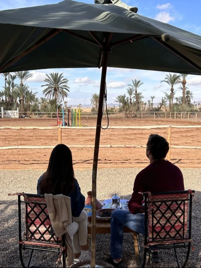 Excursion D'une Demi-Journée a Cheval + Une Déjeuner à la palmeraie de Marrakech avec prise en charge à l'hôtel - activities for rent on RENTS.ma