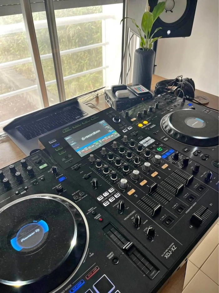 Pioneer XDJ-XZ table DJ+ Sac de transport