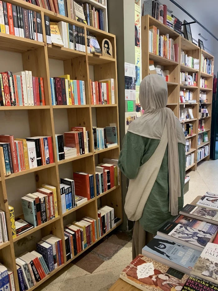 Les Insolites - Books Rental Tangier - books for rent in tangier - RENTS.ma