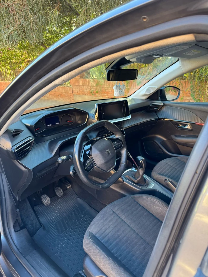 Location voiture ouarzazate - Peugeot 208 model 2023 - cars for rent in ouarzazate - RENTS.ma