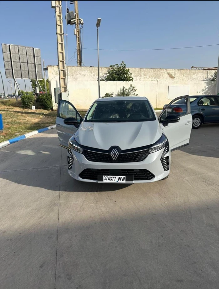 Renault Clio 4 for Rent in Rabat – 300 DH/Day - cars for rent in rabat - RENTS.ma