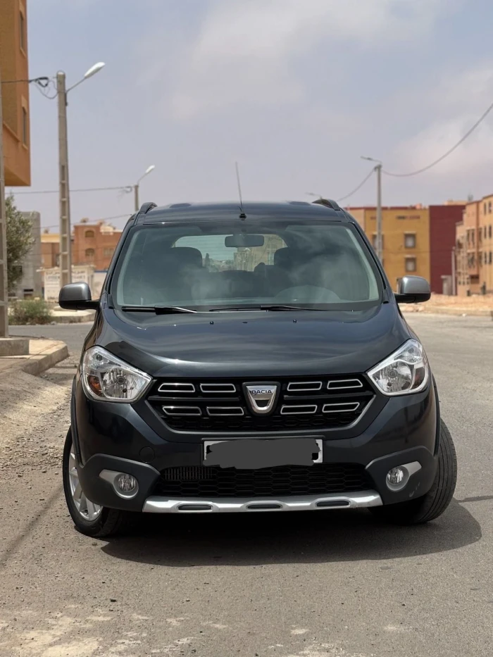 Dacia Lodgy for Rent in Ouarzazate - cars for rent in ouarzazate - RENTS.ma