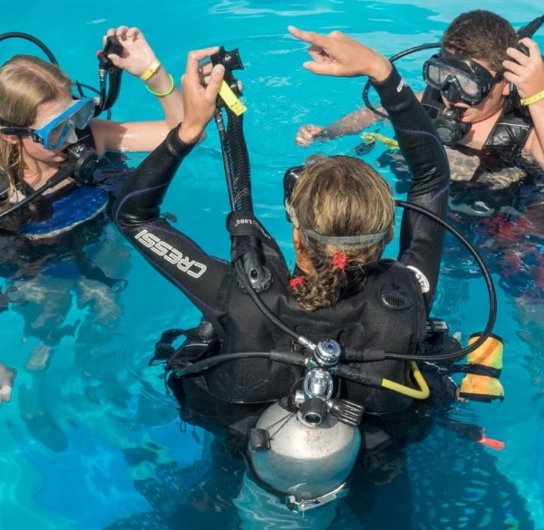 Programme de Plongée pour Enfants  Dakhla – Aventure Maritime Amusante et Sûre - diving for rent in dakhla - RENTS.ma