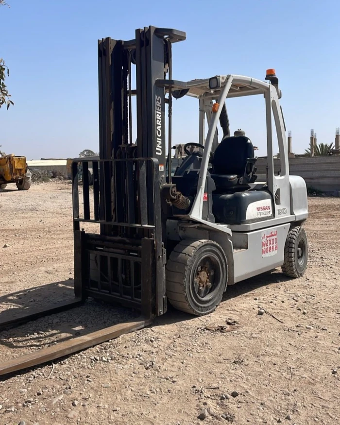 Clark Lee à louer 3 tonnes ✅ - engins for rent in agadir - RENTS.ma