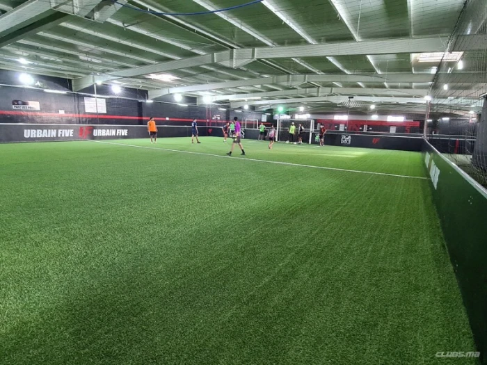 Location terrain foot à 5 urbain five - football for rent on RENTS.ma