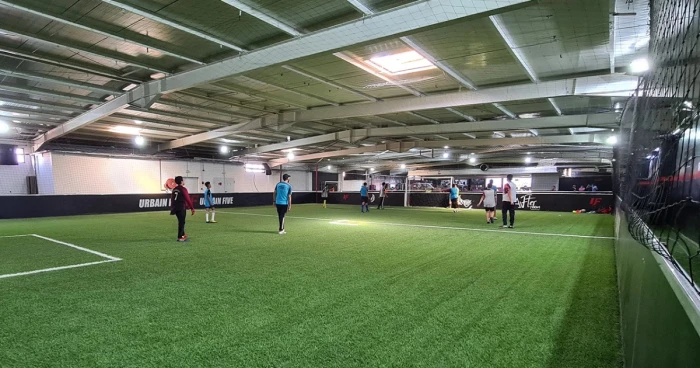 Location terrain foot à 5 urbain five - football for rent on RENTS.ma