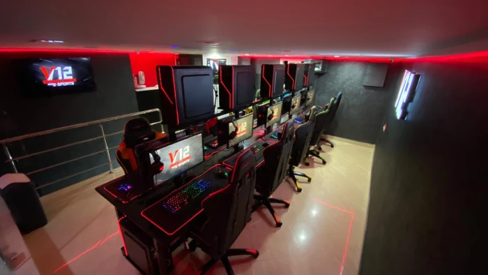 V12 GAMING LOUNGE and E-SPORTS - Video arcade in Tangier - gaming for rent in tangier - RENTS.ma