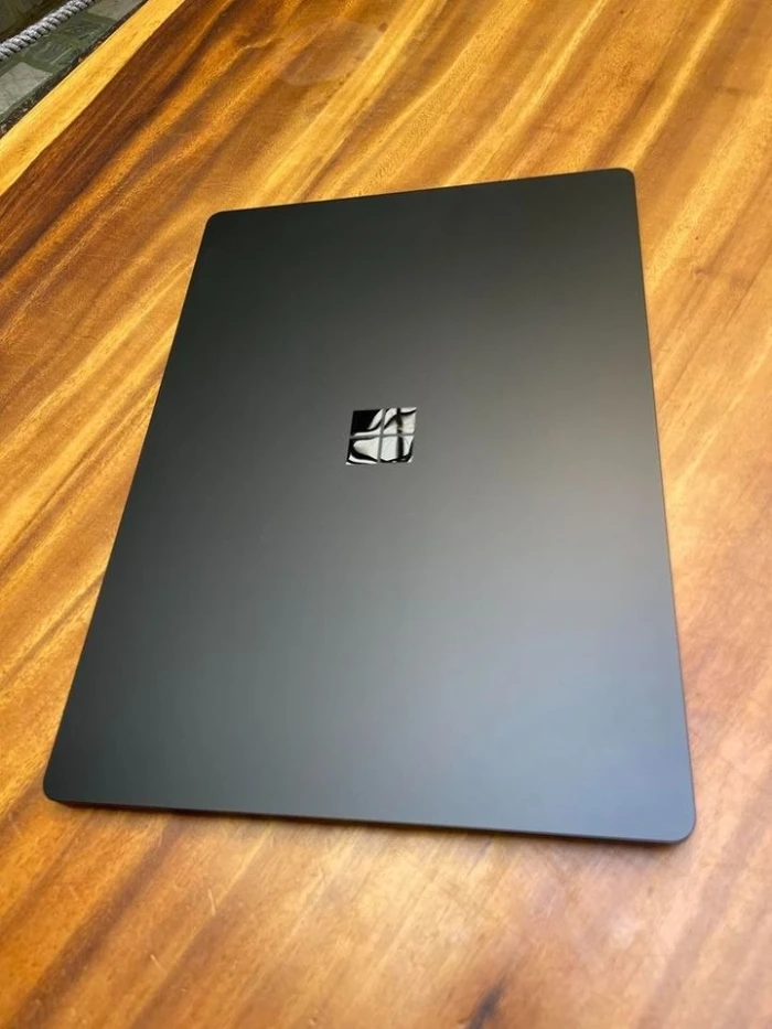 Surface Laptop i5 12em Gen 16GB RAM 512GB