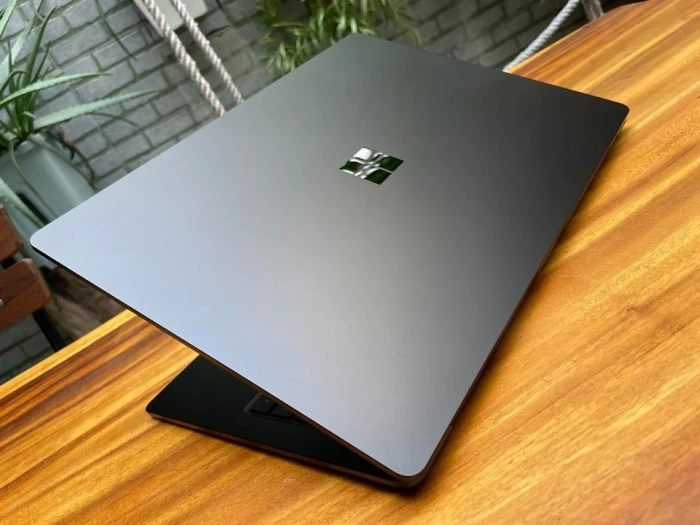 Surface Laptop i5 12em Gen 16GB RAM 512GB