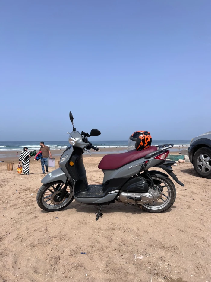 Location de Scooter à Agadir - Racks à Surf Inclus - motorcycles for rent in agadir - RENTS.ma