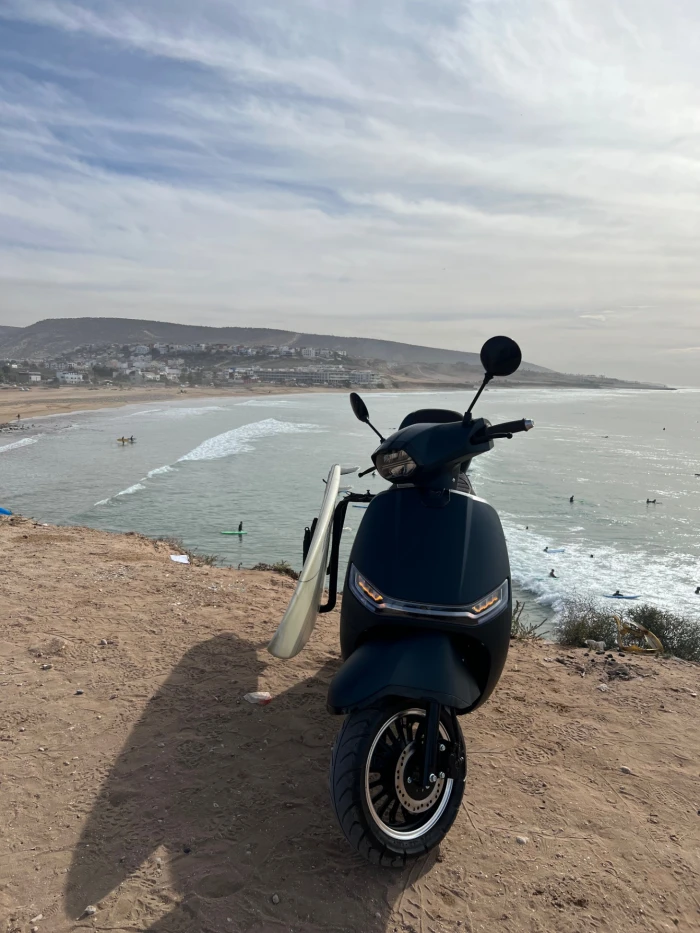 Rent a Surf Scooter in Taghazout with Board Rack & 2 Helmets 🛵🏄‍♂️ - motorcycles for rent in taghazout - RENTS.ma