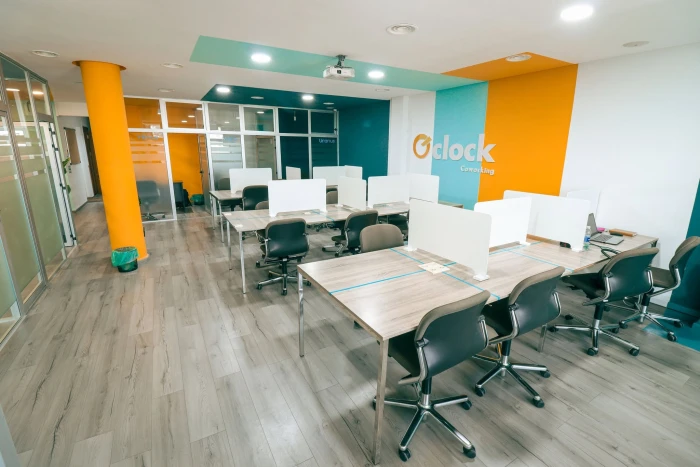 Poste en Espace Partagé – O’Clock Coworking Agadir - offices for rent in agadir - RENTS.ma