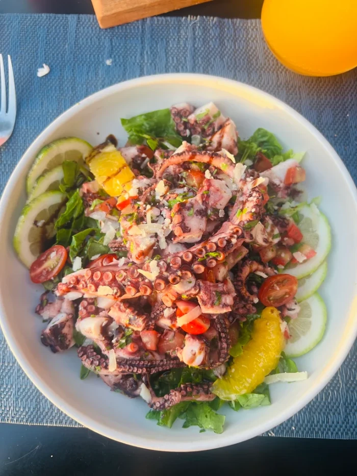 🐙 Restaurant Oualidia – Fresh Seafood by the Lagoon at Octopus Oualidia 🌊🍽️ - restaurants for rent in el-jadida - RENTS.ma