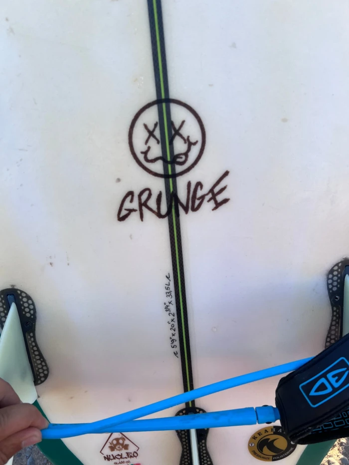5'9" Performance Thruster Surfboard Rental in Tamraght - surf for rent in tamraght - RENTS.ma