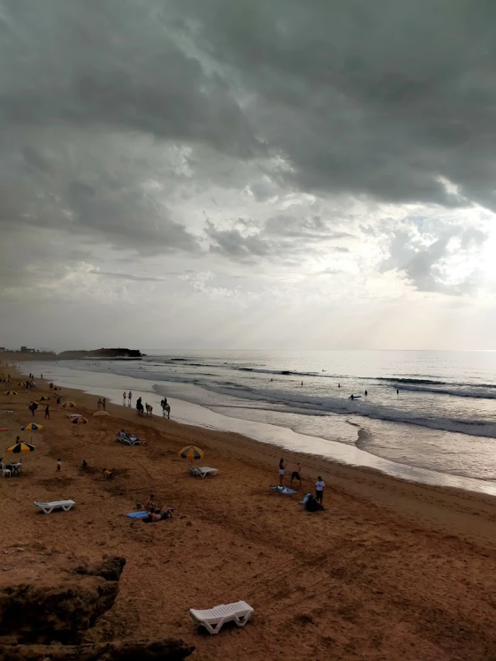 Taghazout Waves - Morocco Surf Camp - surf for rent in taghazout - RENTS.ma