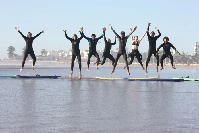 Group surf lessons - surf for rent in essaouira - RENTS.ma