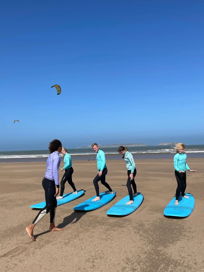 Vagues et Aventures : Une Expérience de Surf Inoubliable - surf for rent in essaouira - RENTS.ma