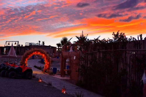 Luxury Day Pass: 3-Course Lunch with a Wide Epic Desert Pool + 1-Hour Quad Ride - book activity in marrakech - RENTS.ma