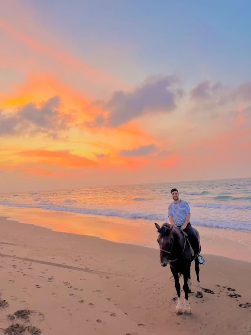 Balade à cheval au coucher du soleil – Casablanca 🌅 - book activity in casablanca - RENTS.ma