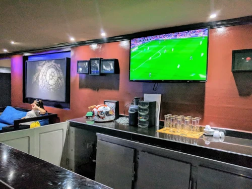 Living pool Marrakech - Pool hall in Marrakesh - billiard for rent in marrakech - RENTS.ma