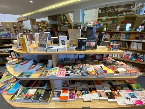 Bloom Books  literary casablanca -  books rental - books for rent in casablanca - RENTS.ma