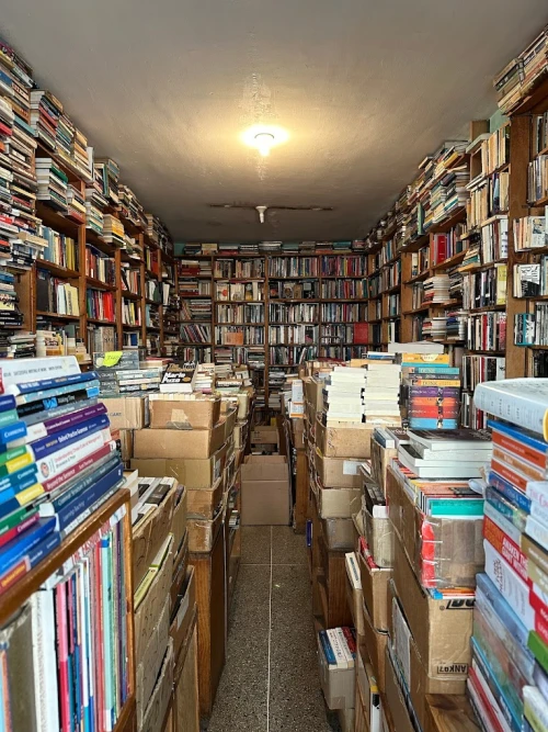 The English Bookshop rabat - books for rent in rabat - RENTS.ma