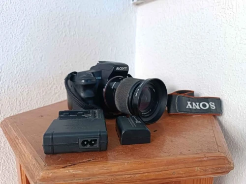 Camera professionnel Sony alpha 200 - cameras for rent in marrakech - RENTS.ma
