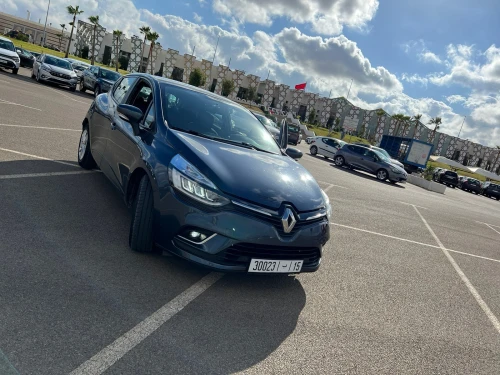 Location Renault Clio Limited Diesel – Fès - cars for rent in fes - RENTS.ma