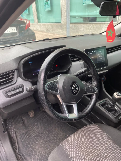 Location Renault Clio 5 Agadir | Confort, Style et Prix Abordable - cars for rent in agadir - RENTS.ma