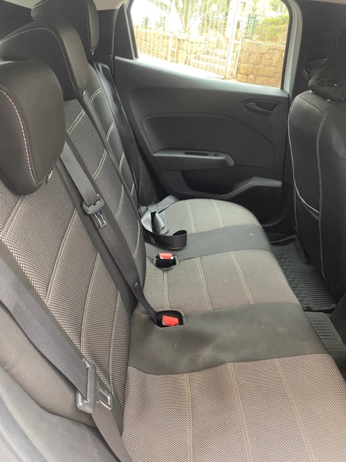 Location Renault Clio 5 Agadir | Confort, Style et Prix Abordable - cars for rent in agadir - RENTS.ma