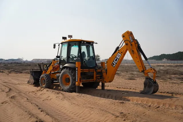 Location d'engins chantier BTP machine JCB Tanger - engins for rent in tangier - RENTS.ma