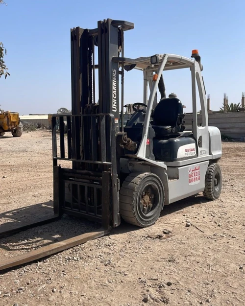 Clark Lee à louer 3 tonnes ✅ - engins for rent in agadir - RENTS.ma