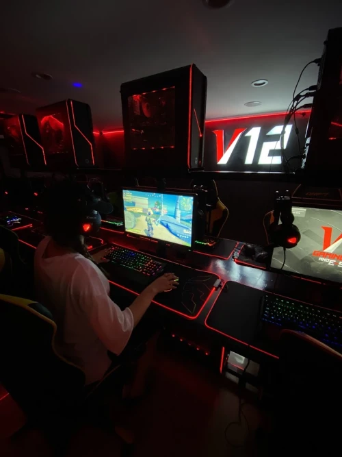 V12 GAMING LOUNGE and E-SPORTS - Video arcade in Tangier - gaming for rent in tangier - RENTS.ma