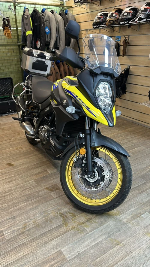 Suzuki V-Strom 1050 XT 2024 for Rent in Casablanca - motorcycles for rent in casablanca - RENTS.ma