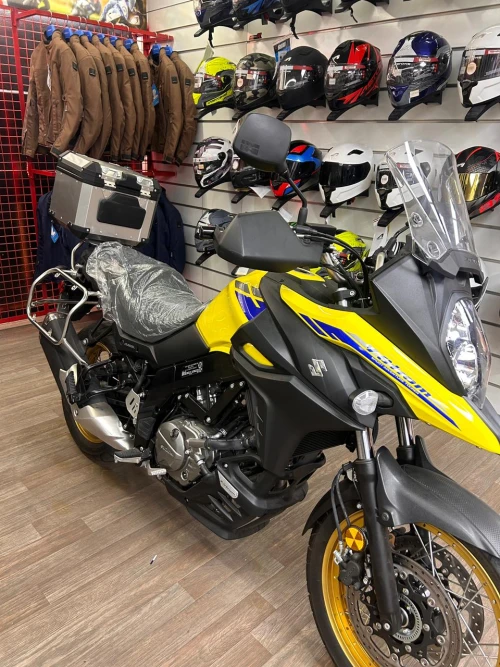 Suzuki V-Strom 1050 XT 2024 for Rent in Casablanca - motorcycles for rent in casablanca - RENTS.ma