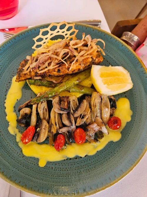 🍷 Restaurant Gueliz – Modern Dining with Soul at Nola By Ari ✨🎷 - book restaurant in marrakech - RENTS.ma