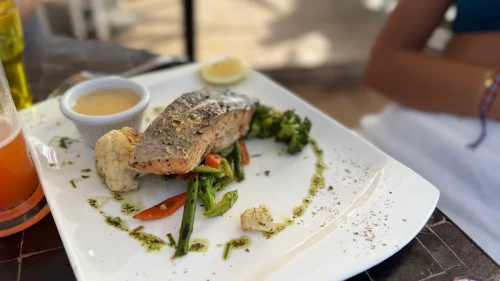 🌴 Restaurant Bouznika – Dine by the Sea at Eden Island Beach Club 🌊🍽️ - book restaurant in casablanca - RENTS.ma