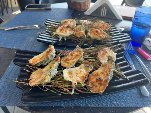 🐙 Restaurant Oualidia – Fresh Seafood by the Lagoon at Octopus Oualidia 🌊🍽️ - book restaurant in el-jadida - RENTS.ma