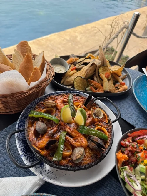 🐙 Restaurant Oualidia – Fresh Seafood by the Lagoon at Octopus Oualidia 🌊🍽️ - book restaurant in el-jadida - RENTS.ma
