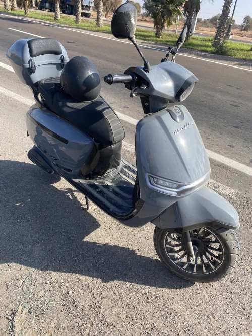 Marrakech Scooter Hire - 49cc Automatic Rentals from 150DH/Day - scooters for rent in marrakech - RENTS.ma