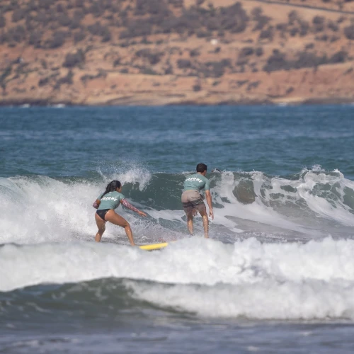 BEGINNER SURF LESSON - surf for rent in agadir - RENTS.ma