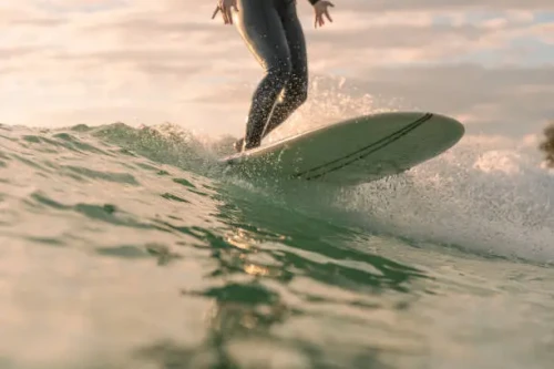 Group surf lessons - surf for rent in essaouira - RENTS.ma