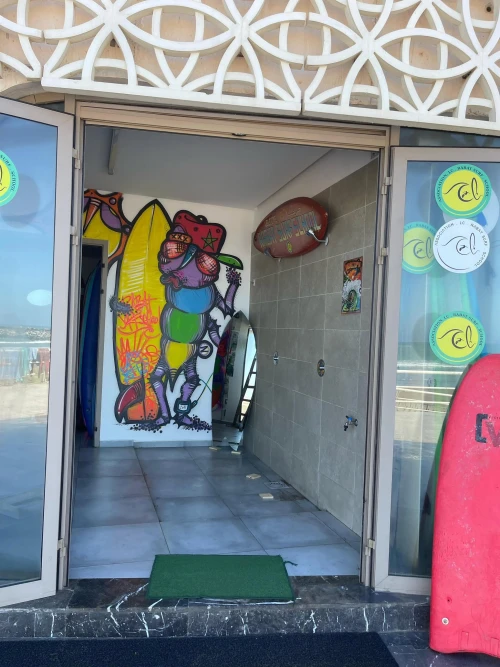 Paddle Boarding at Rabat Surf School - surf for rent in rabat - RENTS.ma