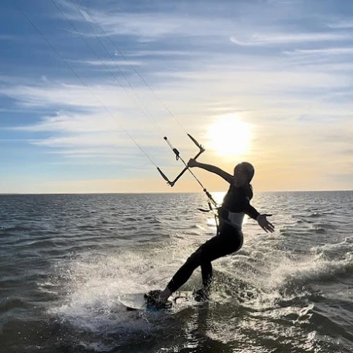 White Dune Kiting – Kitesurf School in Dakhla - surf for rent in dakhla - RENTS.ma