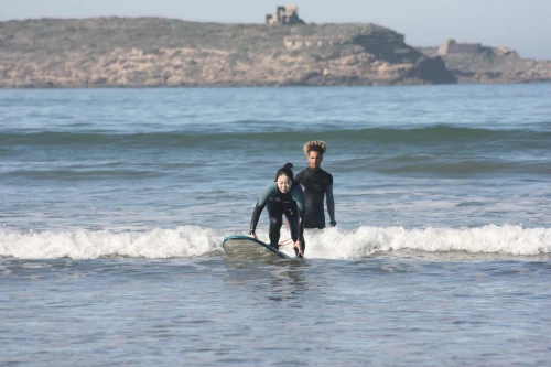 Group surf lessons - surf for rent in essaouira - RENTS.ma