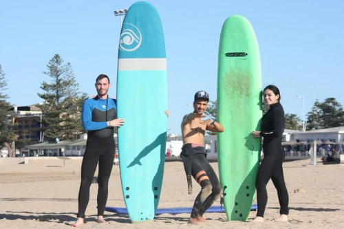 Group surf lessons - surf for rent in essaouira - RENTS.ma
