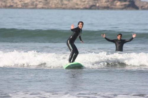 Group surf lessons - surf for rent in essaouira - RENTS.ma