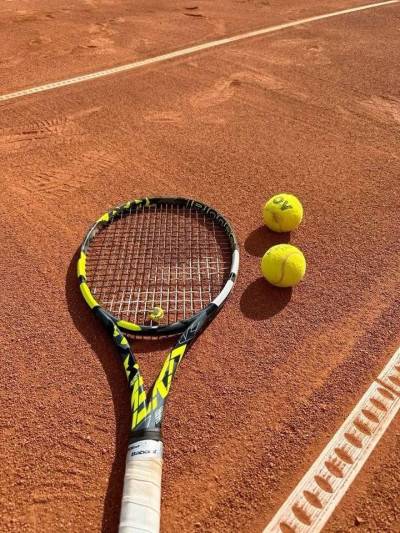 Tennis et Raquette et Balle et Sac Artengo - tennis for rent in marrakech - RENTS.ma